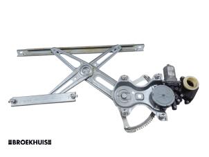 Gebruikte Ruitmechaniek 4Deurs links-voor Toyota Yaris III (P13) 1.33 16V Dual VVT-I Prijs € 35,00 Margeregeling aangeboden door Autobedrijf Broekhuis B.V.