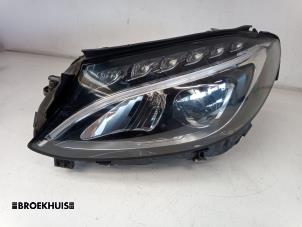 Begagnade Strålkastare, vänster Mercedes C Estate (S205) C-180 BlueTEC, C-180 d 1.6 16V Pris € 750,00 Marginaltabell erbjuds av Autobedrijf Broekhuis B.V.