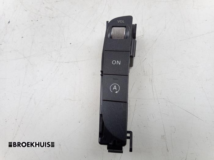 Start/stopp-brytare från en Mercedes-Benz C Estate (S205) C-180 BlueTEC, C-180 d 1.6 16V 2015