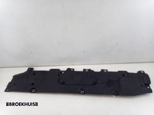 Używane Plyta ochronna podlogowa Volvo V60 II (ZW) 2.0 T8 16V Plug-in Hybrid AWD Cena € 40,00 Procedura marży oferowane przez Autobedrijf Broekhuis B.V.