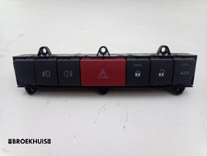 Begagnade Nödbelysningsbrytare Fiat Ducato (250) 2.3 D 130 Multijet Pris € 40,00 Marginaltabell erbjuds av Autobedrijf Broekhuis B.V.