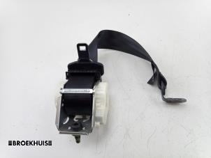 Begagnade Bakre säkerhetsbälte, vänster Ford Focus 3 Wagon 1.0 Ti-VCT EcoBoost 12V 125 Pris € 35,00 Marginaltabell erbjuds av Autobedrijf Broekhuis B.V.