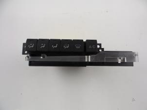 Używane Panel sterowania nagrzewnicy Suzuki Grand Vitara I (FT/GT/HT) 2.5 V6 24V Cena € 25,00 Procedura marży oferowane przez Autobedrijf Broekhuis B.V.