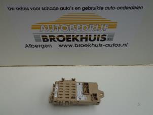 Gebruikte Zekeringkast Subaru Impreza II (GD) 2.0 Turbo 16V WRX Prijs € 20,00 Margeregeling aangeboden door Autobedrijf Broekhuis B.V.