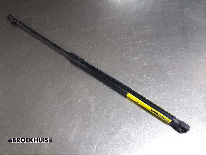 Gasfjäder, vänster bak från en Ford Fiesta 6 (JA8) 1.25 16V 2010