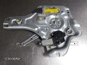 Begagnade Fönstermekanism för bakre dörr, 4-dörrars, vänster Kia Cerato 2.0 CRDi 16V Pris € 40,00 Marginaltabell erbjuds av Autobedrijf Broekhuis B.V.