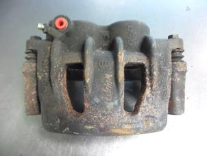 Gebruikte Remklauw (Tang) rechts-voor Ford Transit 2.4 TDCi 16V Prijs € 30,25 Inclusief btw aangeboden door Autobedrijf Broekhuis B.V.