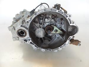 Begagnade Växellåda Kia Cee'd (EDB5) 1.6 CRDi 16V Pris på förfrågan erbjuds av Autobedrijf Broekhuis B.V.