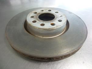 Gebruikte Remschijf voor Audi Q3 (8UB/8UG) 2.0 16V TFSI 170 Quattro Prijs € 30,00 Margeregeling aangeboden door Autobedrijf Broekhuis B.V.