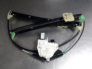 Gebruikte Ruitmechaniek 4Deurs rechts-voor Audi A4 (B8) 2.0 TDI 16V Prijs € 70,00 Margeregeling aangeboden door Autobedrijf Broekhuis B.V.