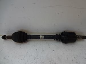 Begagnade Drivaxel, vänster fram Renault Megane II Grandtour (KM) 1.9 dCi 120 Pris € 20,00 Marginaltabell erbjuds av Autobedrijf Broekhuis B.V.