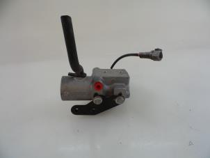 Begagnade Huvudcylinder Toyota Prius (NHW20) 1.5 16V Pris € 50,00 Marginaltabell erbjuds av Autobedrijf Broekhuis B.V.