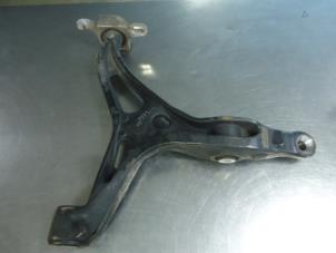 Begagnade Främre gaffelben, höger Mercedes ML II (164/4JG) 3.0 ML-320 CDI 4-Matic V6 24V Pris € 50,00 Marginaltabell erbjuds av Autobedrijf Broekhuis B.V.