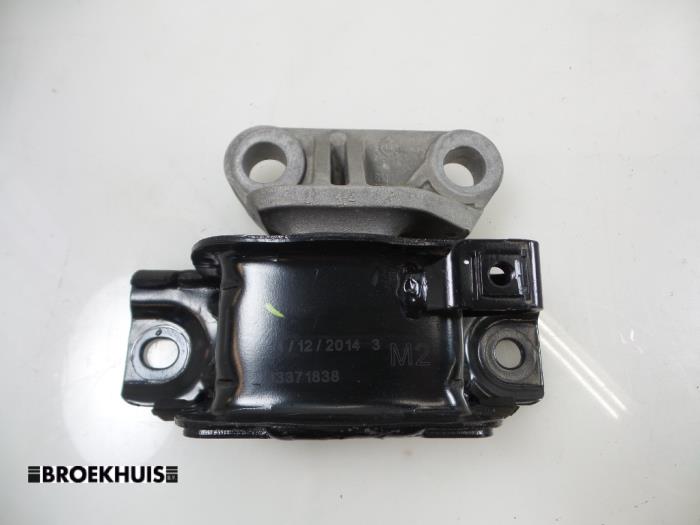 Fäste, växellåda från en Opel Corsa E 1.0 SIDI Turbo 12V 2015