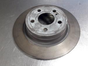 Gebruikte Remschijf achter Mercedes C (W204) 2.2 C-220 CDI 16V BlueEFFICIENCY Prijs € 20,00 Margeregeling aangeboden door Autobedrijf Broekhuis B.V.