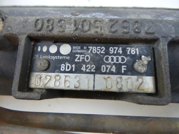 Servostyrningsbox från en Skoda Superb (3U4) 2.8 V6 30V 2002