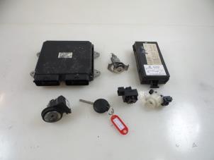 Gebruikte Inspuitcomputer Mitsubishi Colt (Z2/Z3) 1.1 12V Prijs € 125,00 Margeregeling aangeboden door Autobedrijf Broekhuis B.V.