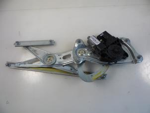 Gebruikte Ruitmechaniek 4Deurs rechts-achter Renault Grand Scénic III (JZ) 1.5 dCi 110 Prijs € 70,00 Margeregeling aangeboden door Autobedrijf Broekhuis B.V.