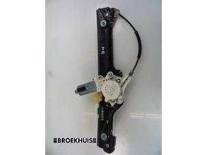 Gebruikte Ruitmechaniek 4Deurs rechts-achter BMW X6 (E71/72) xDrive35d 3.0 24V Prijs € 50,00 Margeregeling aangeboden door Autobedrijf Broekhuis B.V.