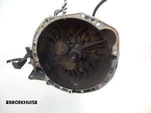 Begagnade Växellåda Renault Espace (JK) 2.0 dCi 16V 175 FAP Pris på förfrågan erbjuds av Autobedrijf Broekhuis B.V.