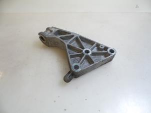 Gebruikte Motorsteun Opel Meriva 1.4 16V Ecotec Prijs € 20,00 Margeregeling aangeboden door Autobedrijf Broekhuis B.V.