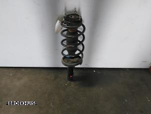 Begagnade Stötdämparstång, vänster fram Ford Transit Connect 1.8 TDCi 90 Pris € 30,00 Marginaltabell erbjuds av Autobedrijf Broekhuis B.V.