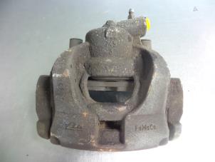 Gebruikte Remklauw (Tang) links-voor Ford Galaxy (WA6) 2.3 16V Prijs € 25,00 Margeregeling aangeboden door Autobedrijf Broekhuis B.V.