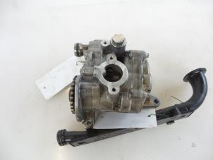 Begagnade Oljepump Porsche Cayenne (9PA) 4.5 S V8 32V Pris € 90,00 Marginaltabell erbjuds av Autobedrijf Broekhuis B.V.