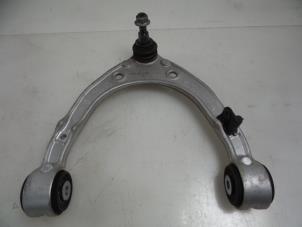 Begagnade Främre övre gaffelben, höger Porsche Cayenne II (92A) 3.0 S E-Hybrid 24V Pris € 90,00 Marginaltabell erbjuds av Autobedrijf Broekhuis B.V.