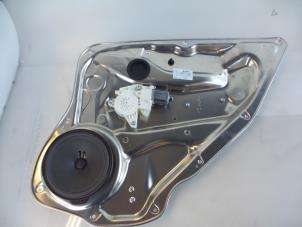 Gebruikte Raammechaniek 4Deurs rechts-achter Mercedes E (W212) E-200 CDI 16V BlueEfficiency,BlueTEC Prijs € 70,00 Margeregeling aangeboden door Autobedrijf Broekhuis B.V.