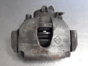 Gebruikte Remklauw (Tang) links-voor Renault Megane II Grandtour (KM) 1.5 dCi 105 Prijs € 25,00 Margeregeling aangeboden door Autobedrijf Broekhuis B.V.