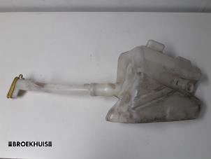 Begagnade Spolartank, vindruta Renault Espace (JK) 2.0 Turbo 16V Grand Espace Pris € 15,00 Marginaltabell erbjuds av Autobedrijf Broekhuis B.V.