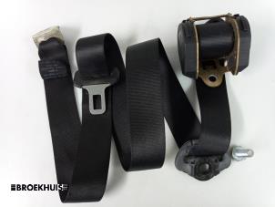 Begagnade Bakre säkerhetsbälte, vänster Opel Calibra 2.0i 16V Pris € 15,00 Marginaltabell erbjuds av Autobedrijf Broekhuis B.V.