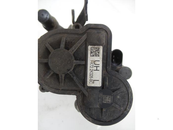 Bakre bromsok, vänster från en Land Rover Discovery Sport (LC) 2.0 Si4 16V 2015