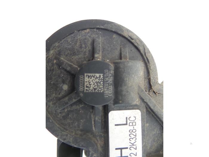 Bakre bromsok, vänster från en Land Rover Discovery Sport (LC) 2.0 Si4 16V 2015