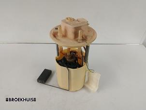 Gebruikte Tank element Pomp Fiat Grande Punto (199) 1.3 JTD Multijet 16V VGT Prijs € 25,00 Margeregeling aangeboden door Autobedrijf Broekhuis B.V.