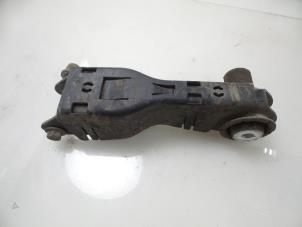 Begagnade Bakre gaffelben, vänster Landrover Discovery Sport (LC) 2.0 Si4 16V Pris € 70,00 Marginaltabell erbjuds av Autobedrijf Broekhuis B.V.