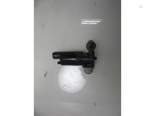 Begagnade Pump, vindrutespolare Landrover Discovery Sport (LC) 2.0 Si4 16V Pris € 15,00 Marginaltabell erbjuds av Autobedrijf Broekhuis B.V.