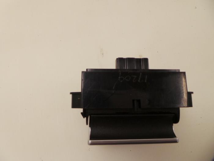 Brytare, parkeringsbroms från en Land Rover Discovery Sport (LC) 2.0 Si4 16V 2015