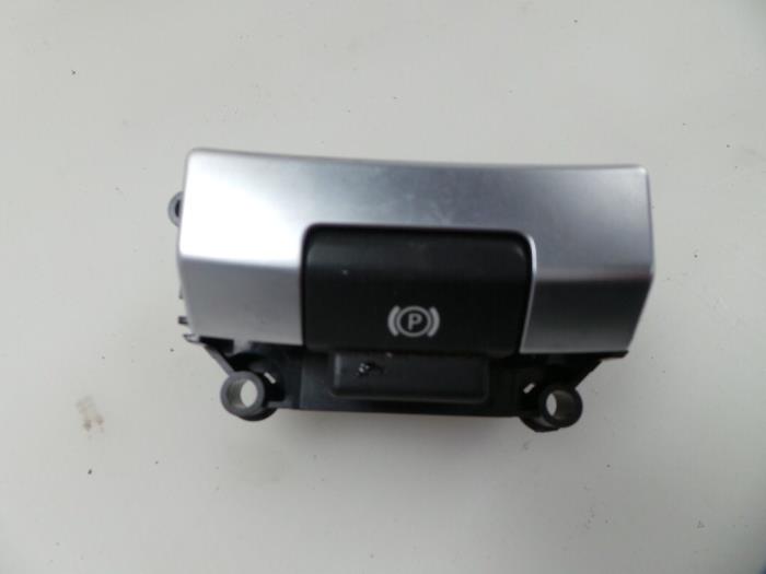 Brytare, parkeringsbroms från en Land Rover Discovery Sport (LC) 2.0 Si4 16V 2015