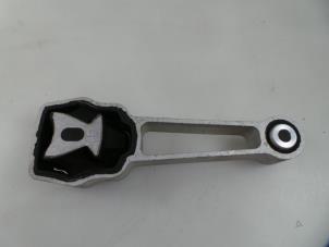 Begagnade Motorfäste Landrover Discovery Sport (LC) 2.0 Si4 16V Pris € 15,00 Marginaltabell erbjuds av Autobedrijf Broekhuis B.V.