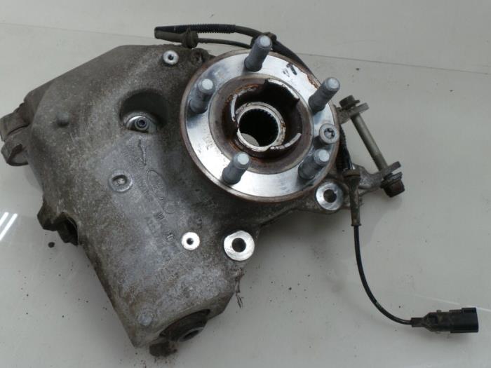 Spindel, vänster bak från en Land Rover Discovery Sport (LC) 2.0 Si4 16V 2015