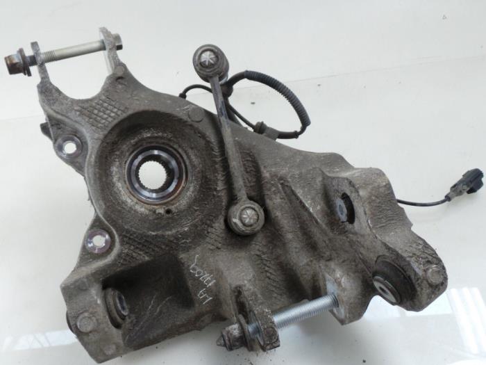 Spindel, vänster bak från en Land Rover Discovery Sport (LC) 2.0 Si4 16V 2015