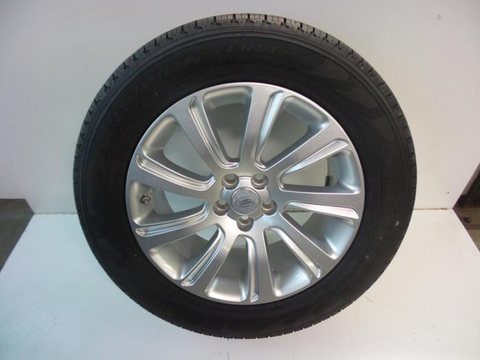 Sporthjulsuppsättning + däck från en Land Rover Discovery Sport (LC) 2.0 Si4 16V 2015