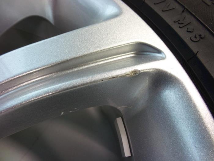 Sporthjulsuppsättning + däck från en Land Rover Discovery Sport (LC) 2.0 Si4 16V 2015