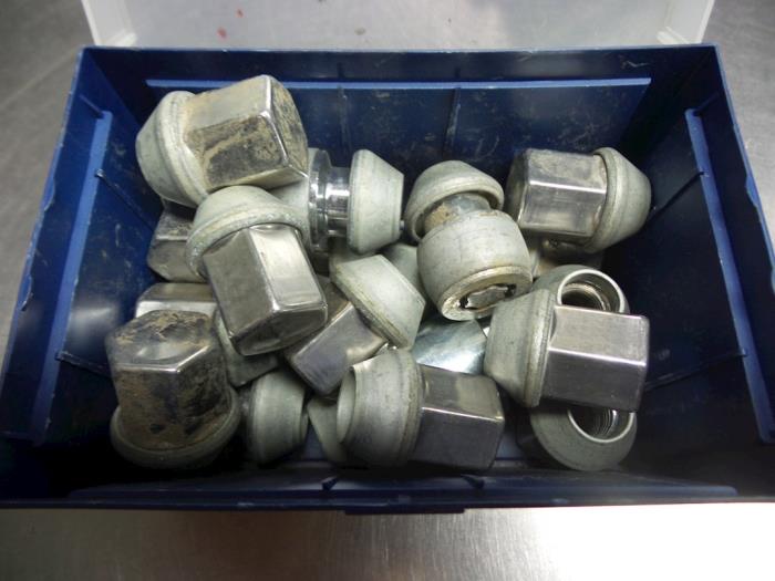 Sporthjulsuppsättning + däck från en Land Rover Discovery Sport (LC) 2.0 Si4 16V 2015