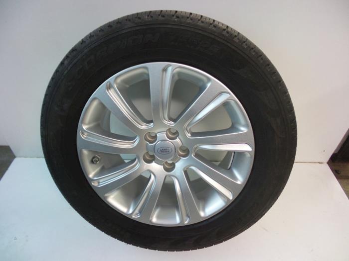 Sporthjulsuppsättning + däck från en Land Rover Discovery Sport (LC) 2.0 Si4 16V 2015