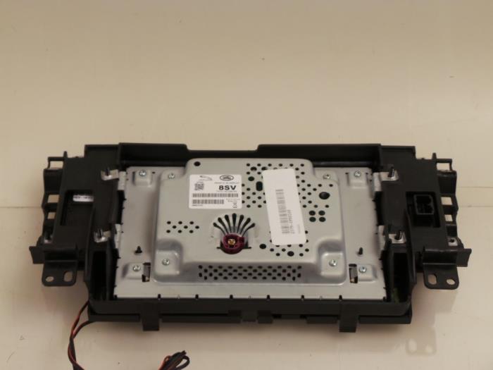 Navigeringsdisplay från en Land Rover Discovery Sport (LC) 2.0 Si4 16V 2015