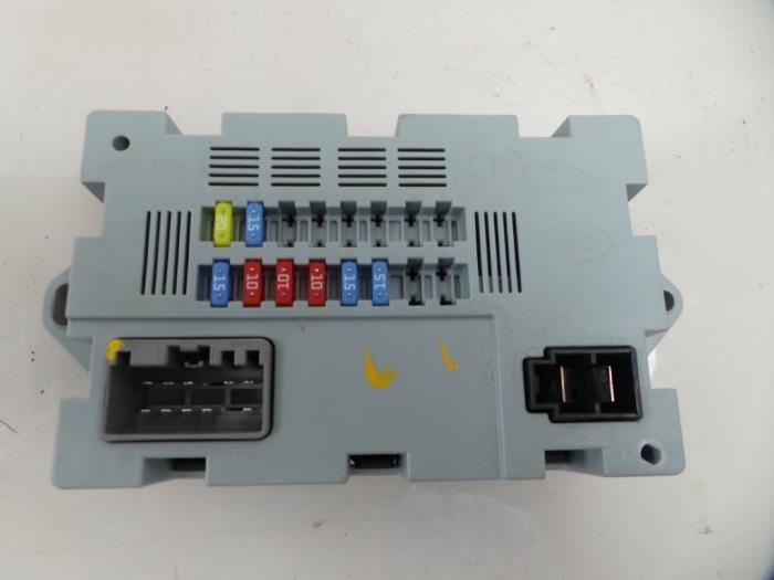 Säkringsbox från en Land Rover Discovery Sport (LC) 2.0 Si4 16V 2015