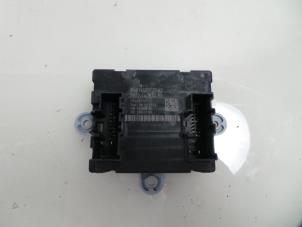 Begagnade Centrallåsmodul Landrover Discovery Sport (LC) 2.0 Si4 16V Pris € 50,00 Marginaltabell erbjuds av Autobedrijf Broekhuis B.V.